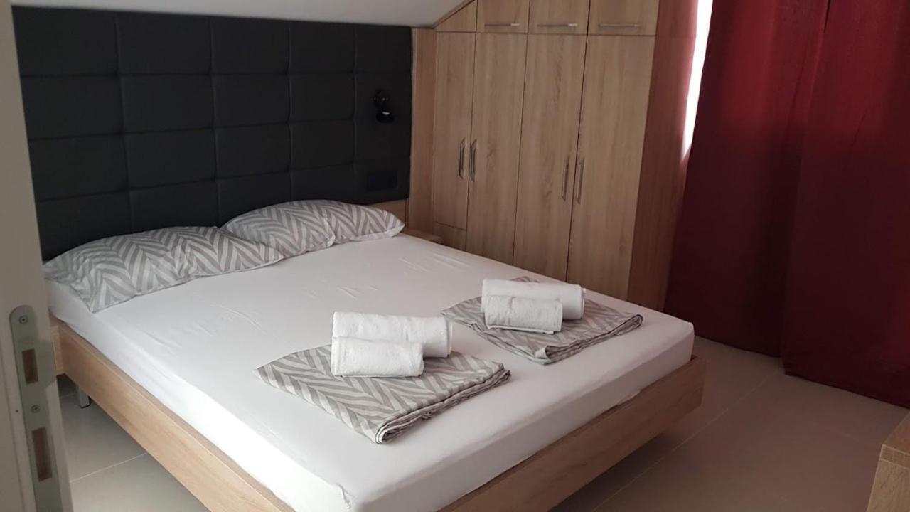 Elizabeta Deluxe Rooms Биоград на Мору Екстериор снимка