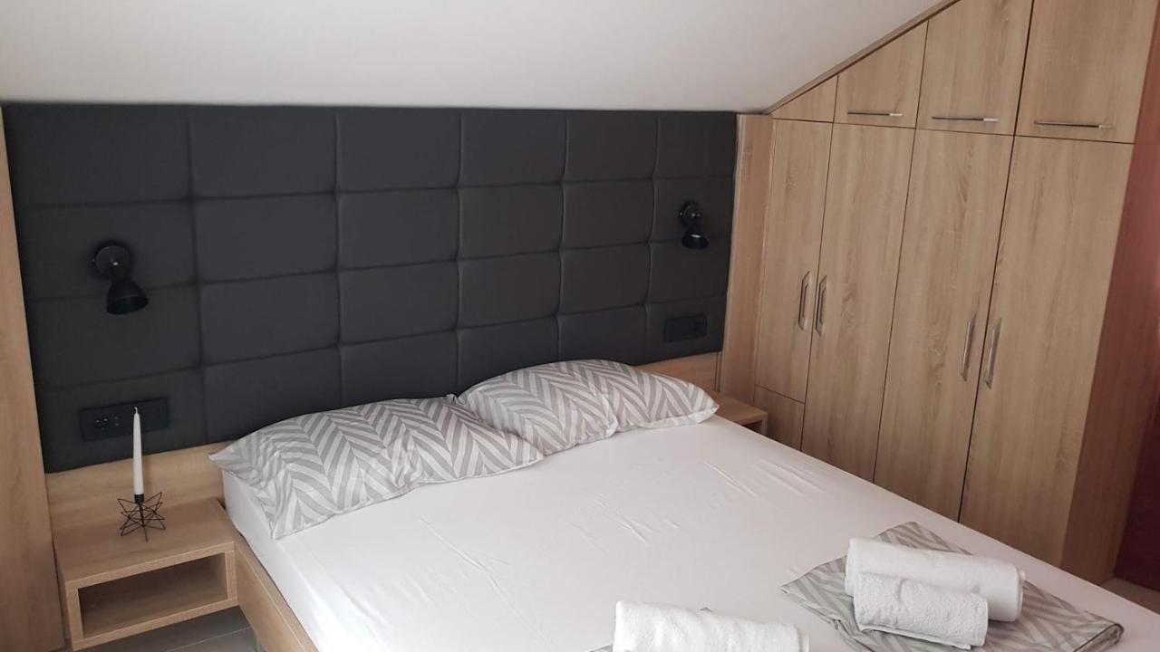 Elizabeta Deluxe Rooms Биоград на Мору Екстериор снимка
