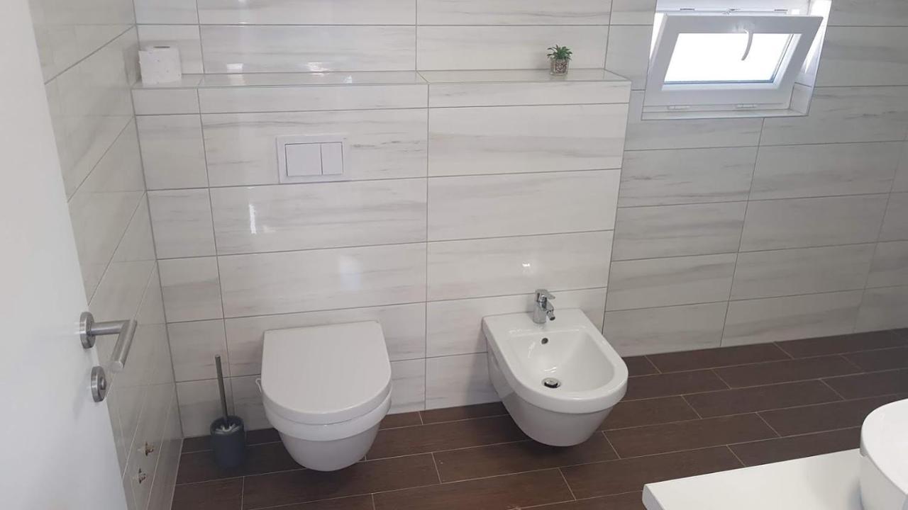 Elizabeta Deluxe Rooms Биоград на Мору Екстериор снимка
