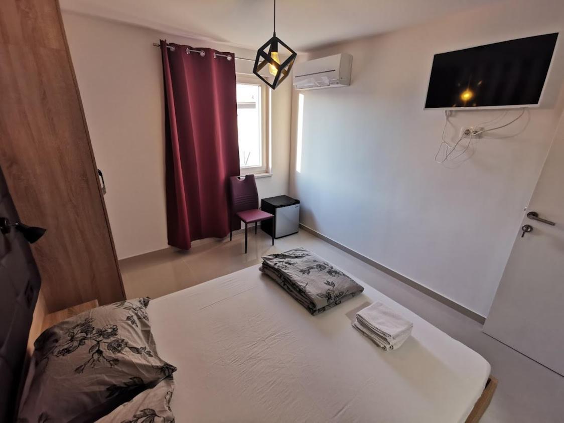 Elizabeta Deluxe Rooms Биоград на Мору Екстериор снимка