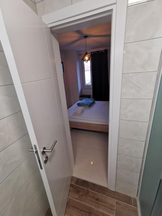 Elizabeta Deluxe Rooms Биоград на Мору Екстериор снимка