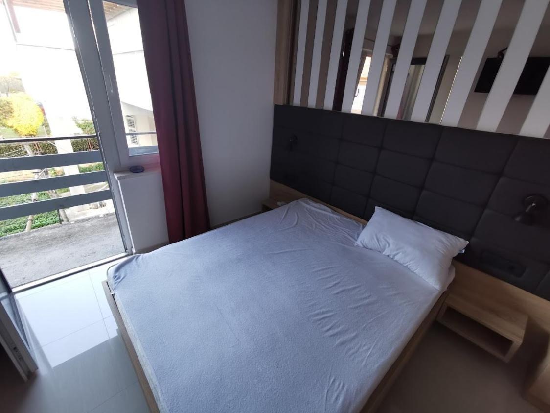 Elizabeta Deluxe Rooms Биоград на Мору Екстериор снимка