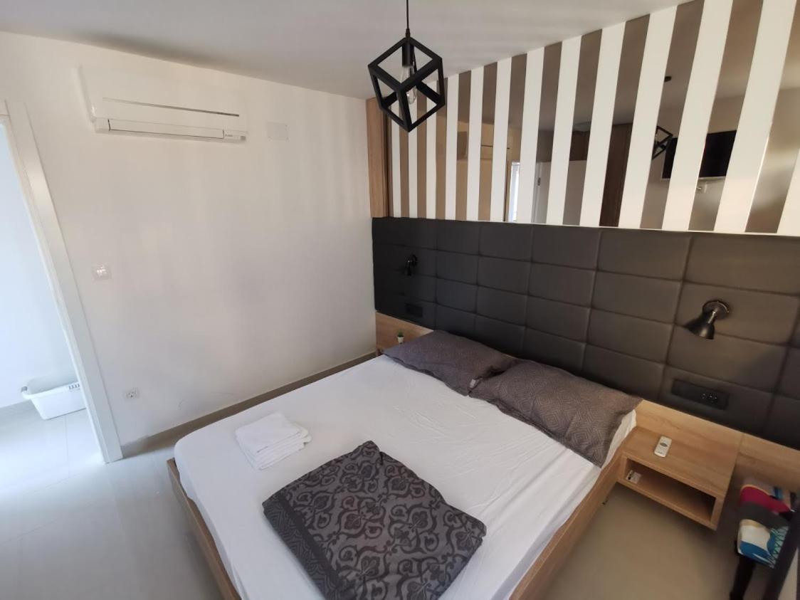 Elizabeta Deluxe Rooms Биоград на Мору Екстериор снимка
