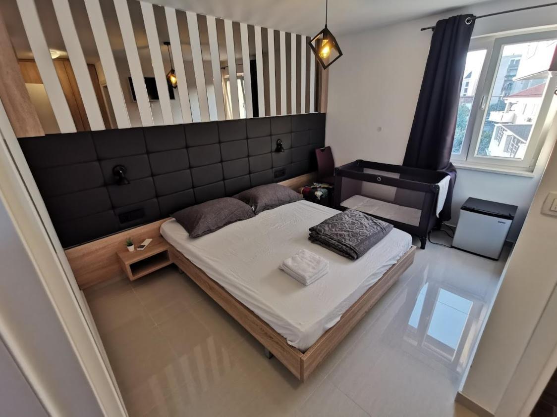 Elizabeta Deluxe Rooms Биоград на Мору Екстериор снимка