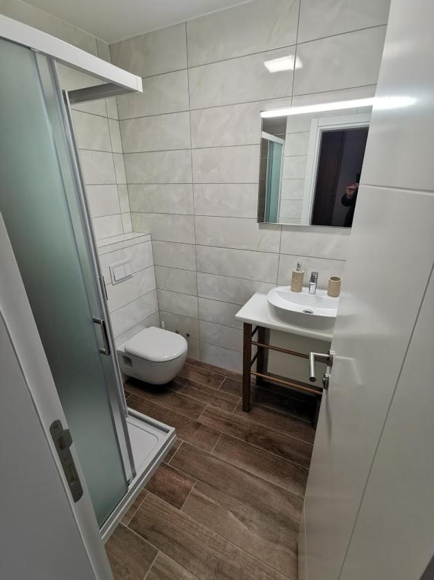 Elizabeta Deluxe Rooms Биоград на Мору Екстериор снимка