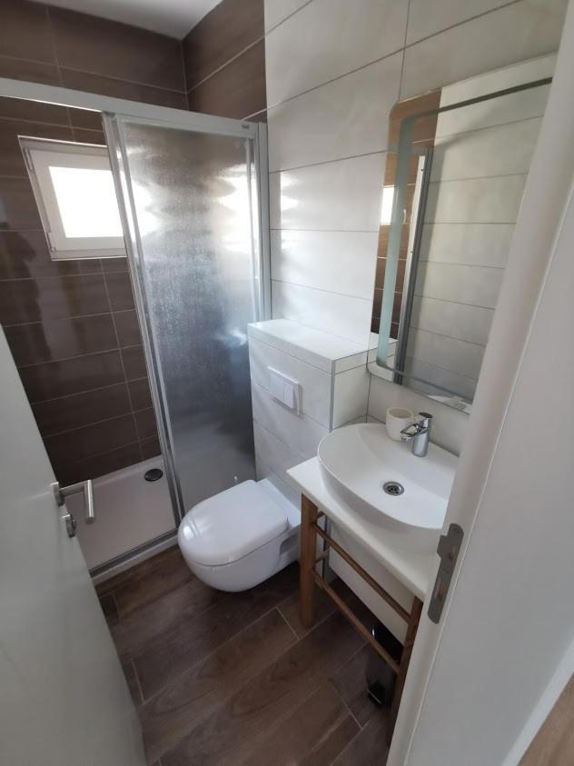 Elizabeta Deluxe Rooms Биоград на Мору Екстериор снимка
