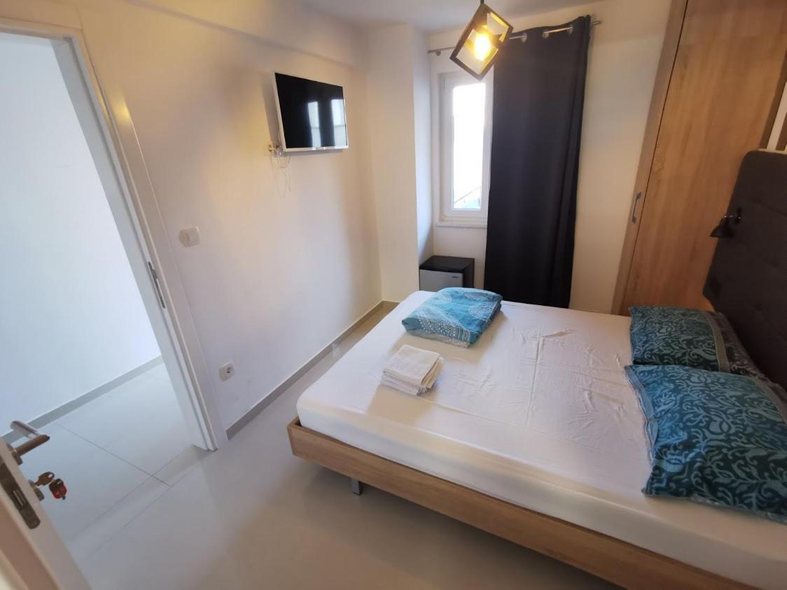 Elizabeta Deluxe Rooms Биоград на Мору Екстериор снимка