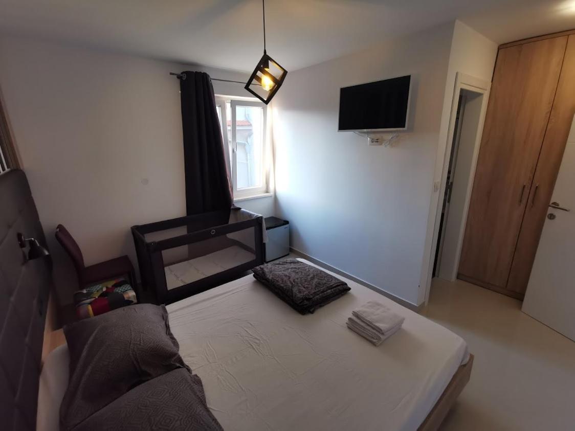Elizabeta Deluxe Rooms Биоград на Мору Екстериор снимка