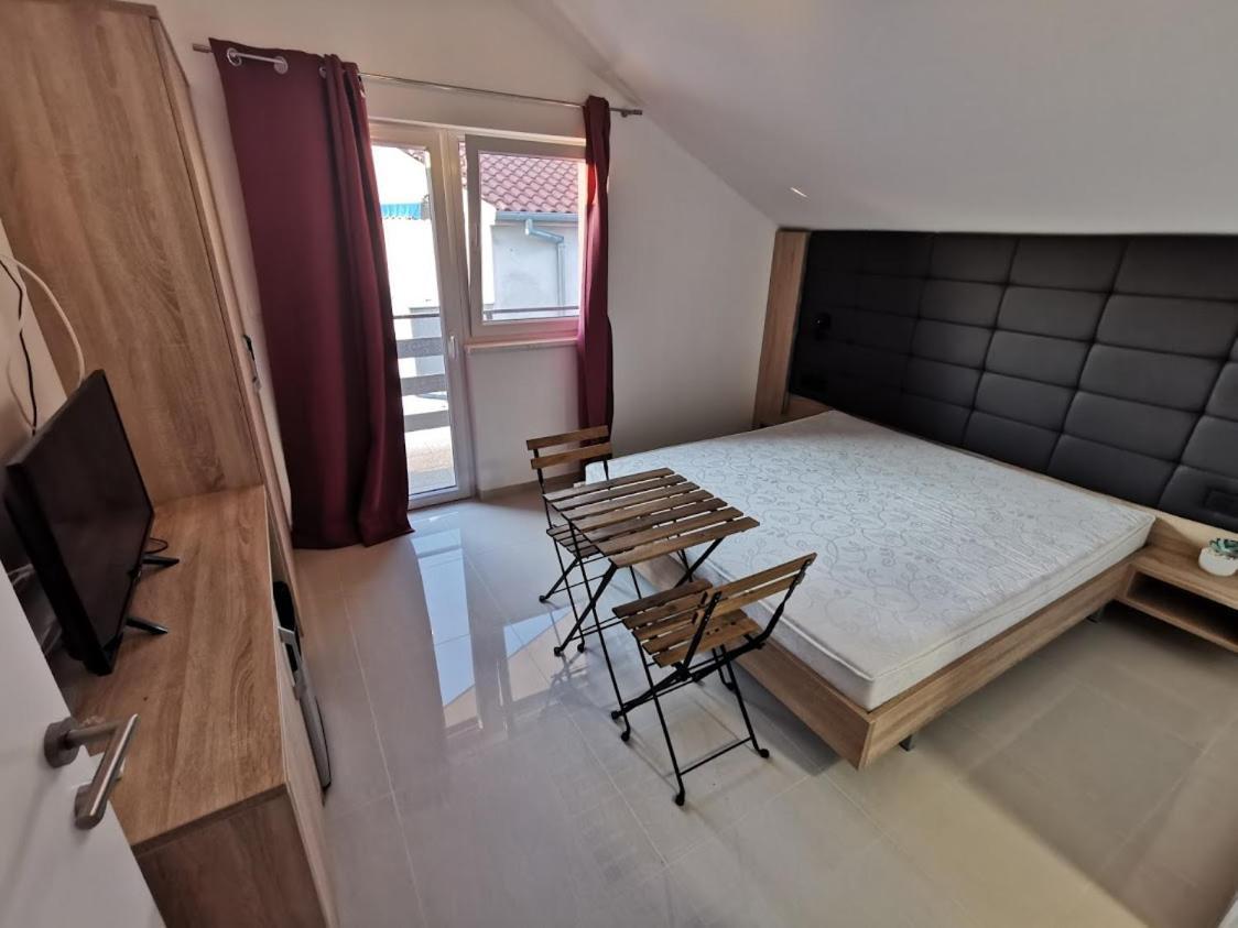 Elizabeta Deluxe Rooms Биоград на Мору Екстериор снимка