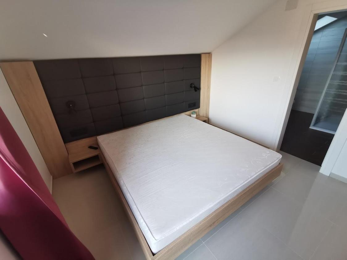 Elizabeta Deluxe Rooms Биоград на Мору Екстериор снимка