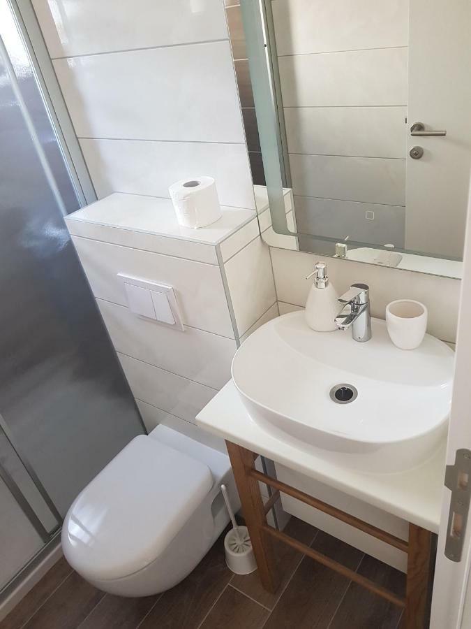 Elizabeta Deluxe Rooms Биоград на Мору Екстериор снимка