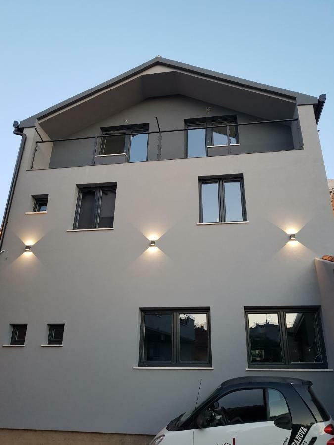 Elizabeta Deluxe Rooms Биоград на Мору Екстериор снимка