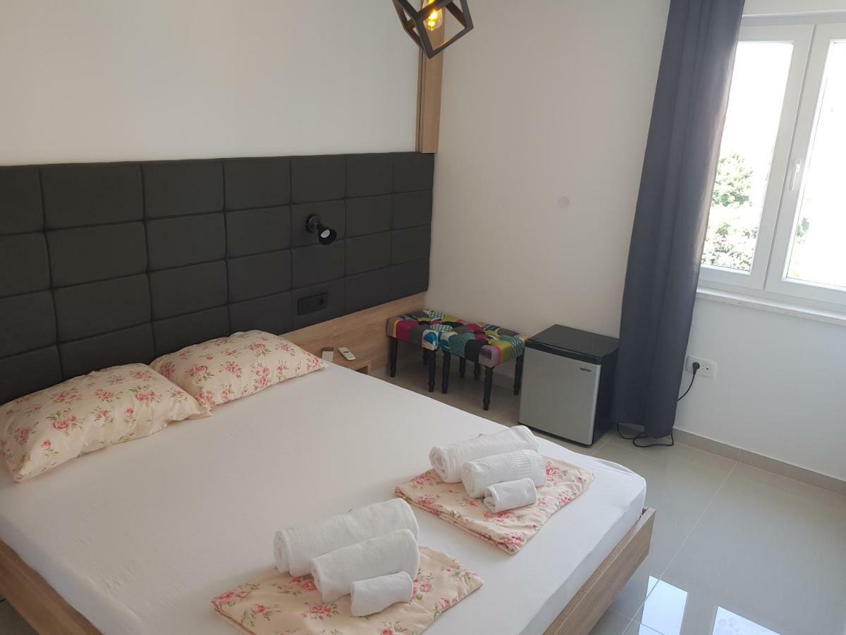 Elizabeta Deluxe Rooms Биоград на Мору Екстериор снимка