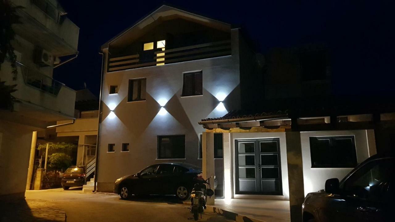 Elizabeta Deluxe Rooms Биоград на Мору Екстериор снимка